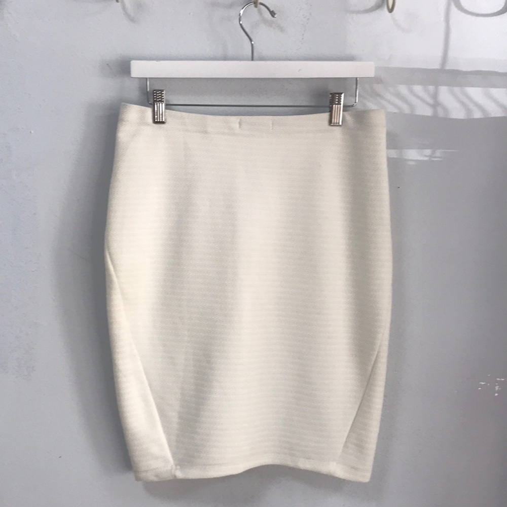 White boycon skirt